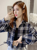 Lühikese mudeliga naiste ruuduline jakk klassikalise kraega