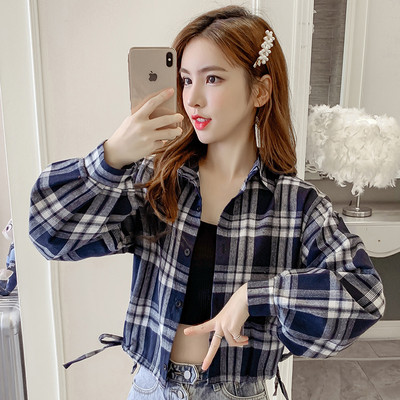 Lühikese mudeliga naiste ruuduline jakk klassikalise kraega