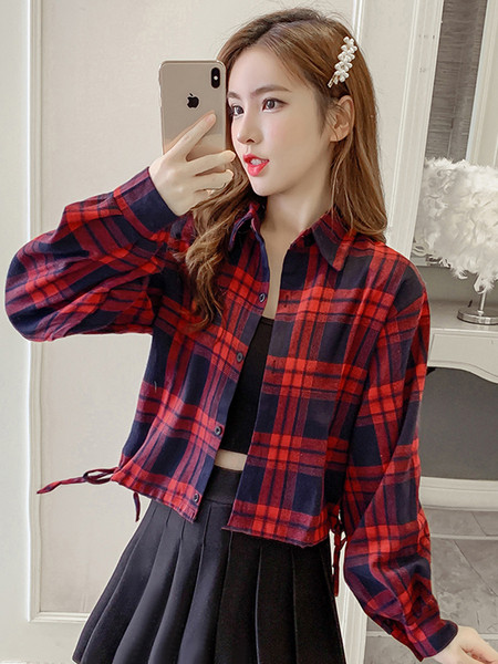 Lühikese mudeliga naiste ruuduline jakk klassikalise kraega