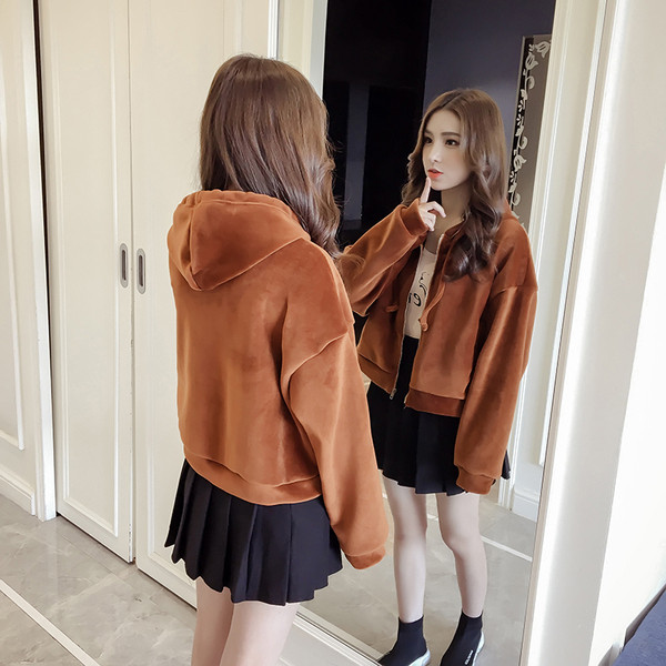 Új modell puha női kabát kapucnival és zsebekkel