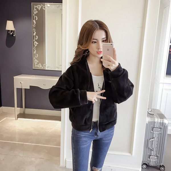 Új modell puha női kabát kapucnival és zsebekkel