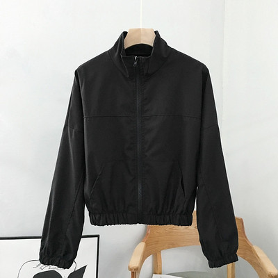 Vékony tavaszi-őszi kabát cipzárral