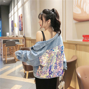 Modern női farmerdzseki klasszikus gallérral