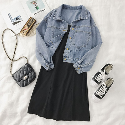 Γυναικείο κοντό τζιν μπουφάν με κουμπιά και τσέπες