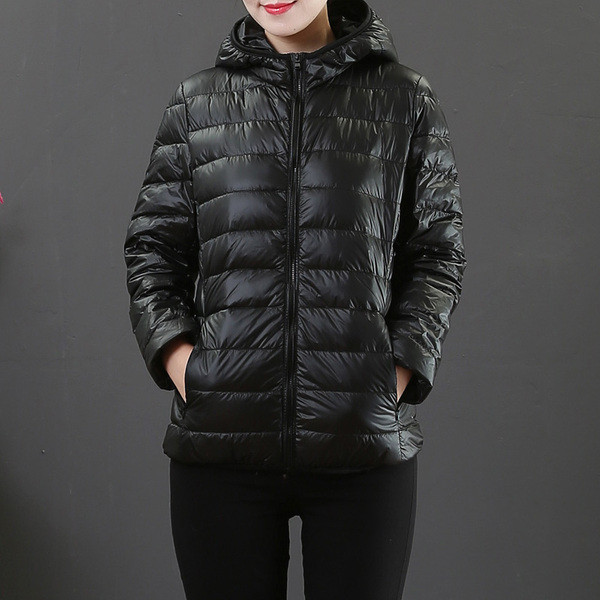 Γυναικείο ελαφρύ μπουφάν με κουκούλα και τσέπες