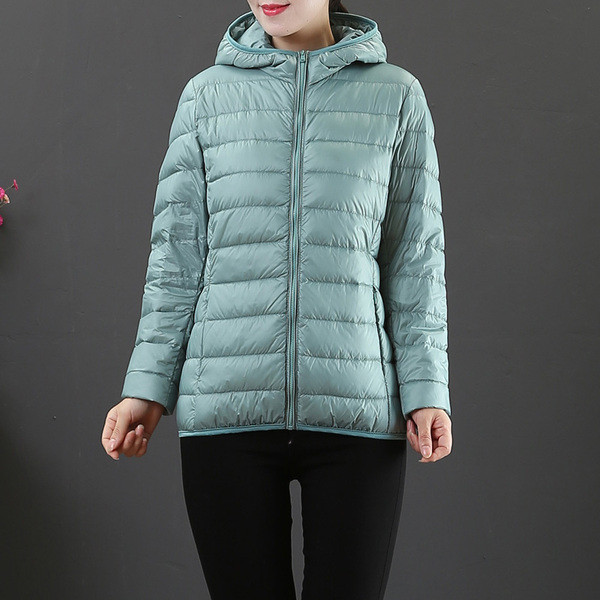 Γυναικείο ελαφρύ μπουφάν με κουκούλα και τσέπες