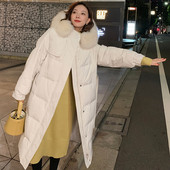 Téli hosszú női kabát derékövvel és kapucnival pehelyes