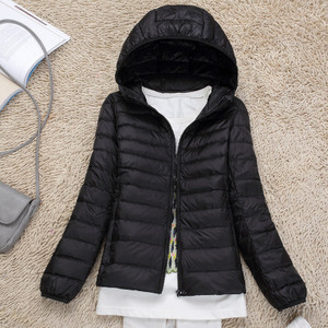 Igapäevane kerge naiste jope kahes mudelis – kapuutsiga või kõrge kraega