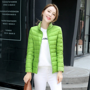 Igapäevane kerge naiste jope kahes mudelis – kapuutsiga või kõrge kraega