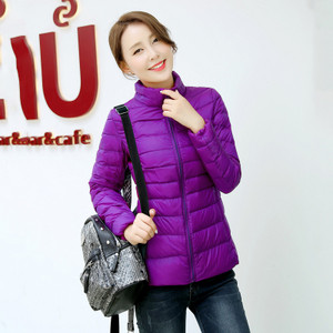 Igapäevane kerge naiste jope kahes mudelis – kapuutsiga või kõrge kraega