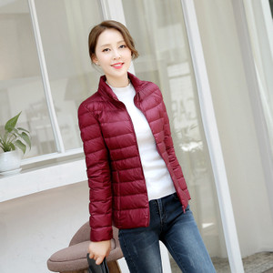 Igapäevane kerge naiste jope kahes mudelis – kapuutsiga või kõrge kraega