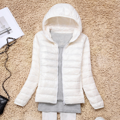 Igapäevane kerge naiste jope kahes mudelis – kapuutsiga või kõrge kraega