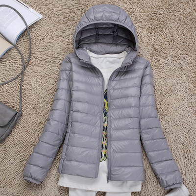 Igapäevane kerge naiste jope kahes mudelis – kapuutsiga või kõrge kraega