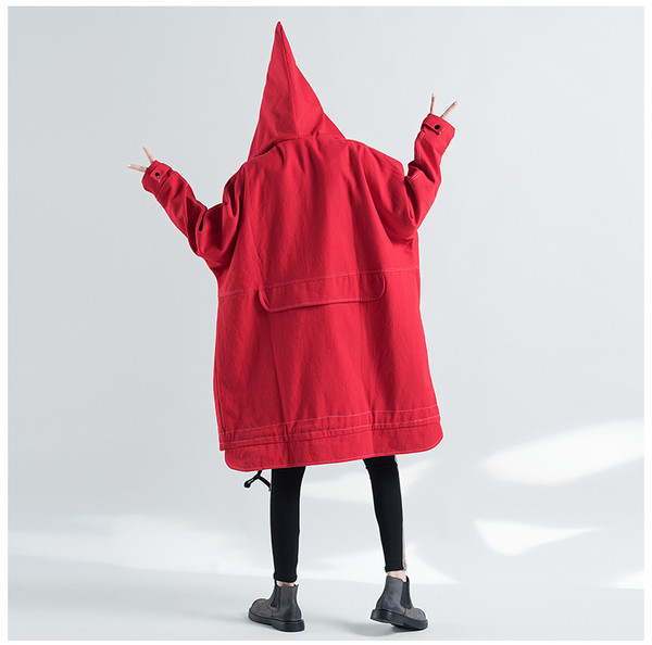 Lai kapuutsiga ja pikkade varrukatega naiste jope