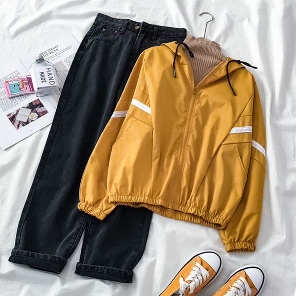 Alkalmi vékony női kabát cipzárral