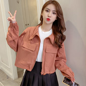 Női alkalmi kabát zsebekkel - magas gallérral