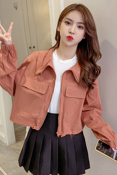 Női alkalmi kabát zsebekkel - magas gallérral