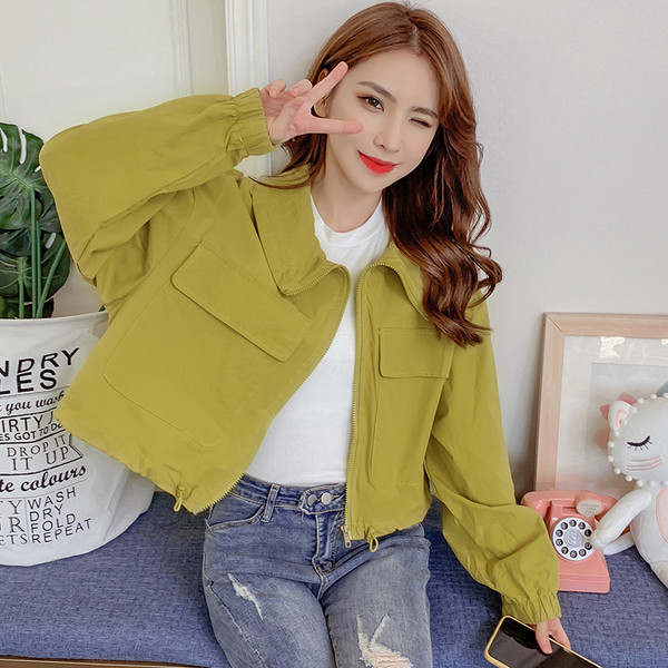 Női alkalmi kabát zsebekkel - magas gallérral