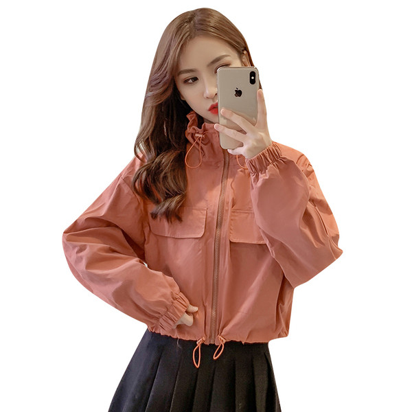 Női alkalmi kabát zsebekkel - magas gallérral