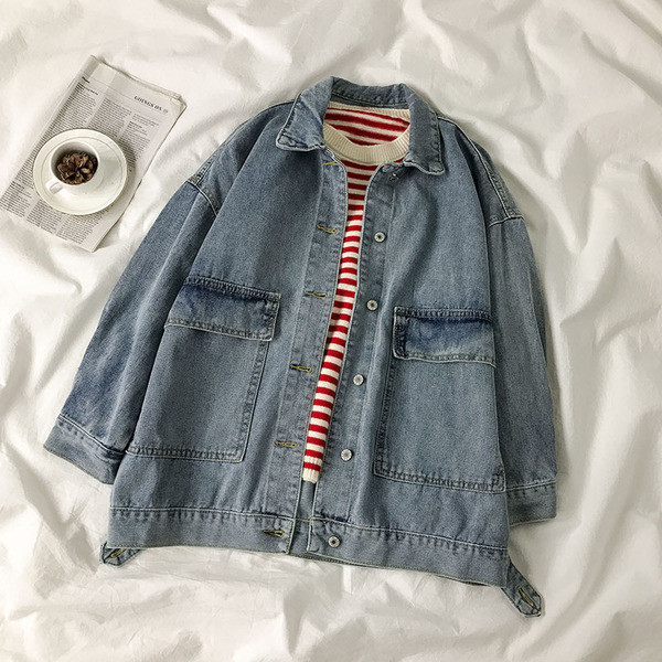 Γυναικείο casual μακρύ τζιν μπουφάν με τσέπες σε μπλε χρώμα