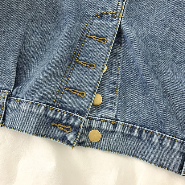 Naiste vabaaja nööpide ja taskutega teksajakk