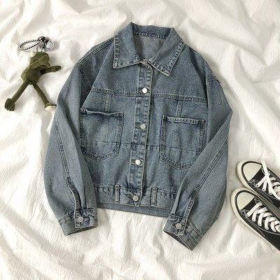 Naiste moodne taskute ja nööpidega teksajakk