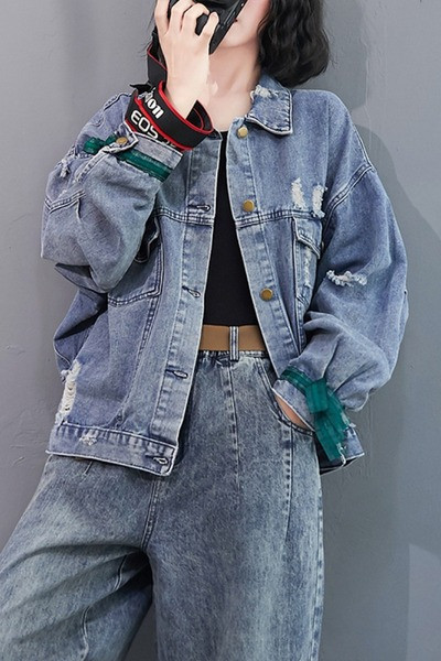 Naiste tikandi ja nööpidega teksajakk