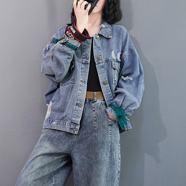 Naiste tikandi ja nööpidega teksajakk