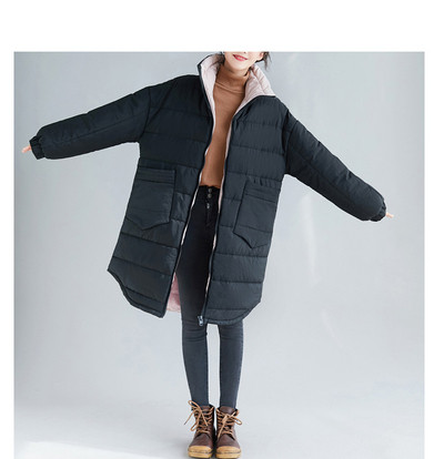 Hosszú női kabát zsebekkel és kapucnival