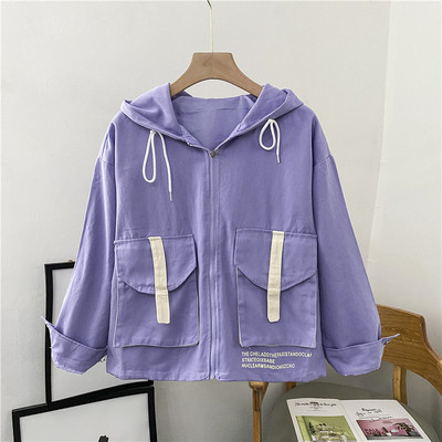 Vékony alkalmi kabát zsebekkel - széles modell