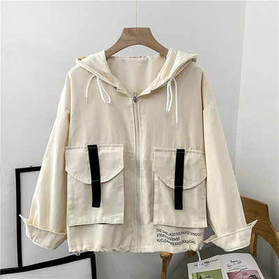 Vékony alkalmi kabát zsebekkel - széles modell