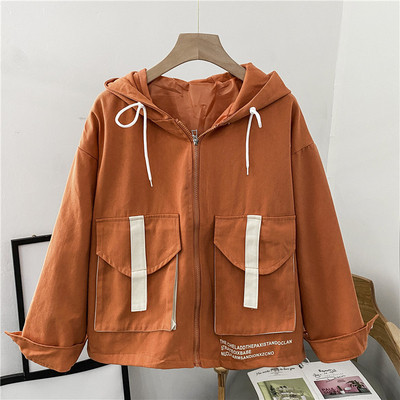 Vékony alkalmi kabát zsebekkel - széles modell