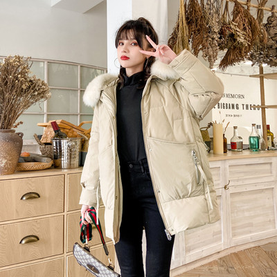 Naiste talvejope standardpikkusega ja kapuutsiga udusulega