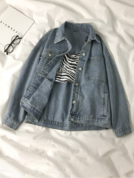 Női farmer dzseki gombokkal és zsebekkel, kék színben