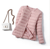 Könnyű női kabát ovális gallérral, gombokkal és 4XL méretig