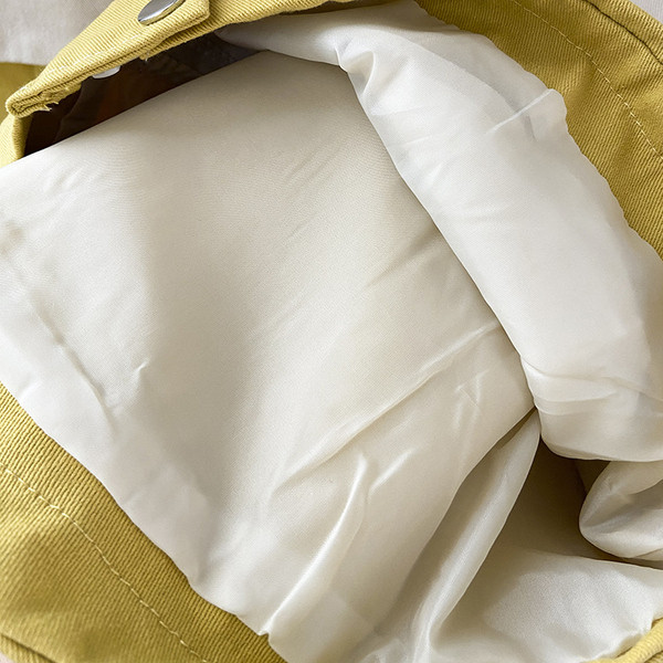 Őszi kabát nőknek kapucnival - széles modell