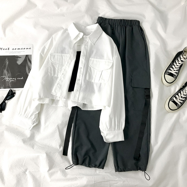 Naiste lühike särk klassikalise krae ja taskutega