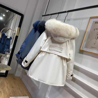 Jelenlegi női kabát kapucnival és pehellyel