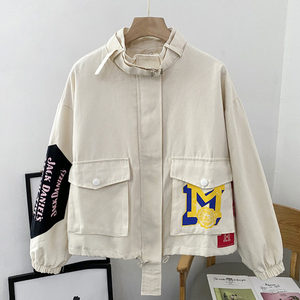 Őszi széldzseki mintával