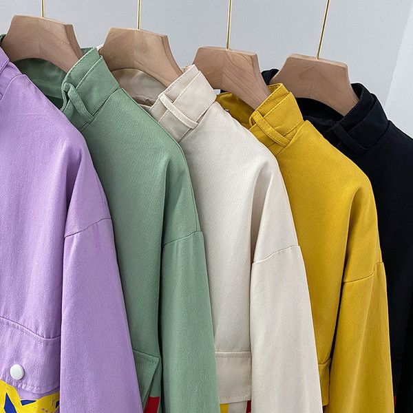 Őszi széldzseki mintával