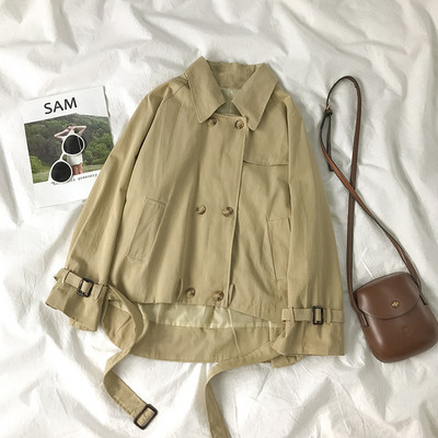 Naiste sügisjope klassikalise kraega - asümmeetriline mudel