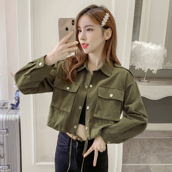 Vaba vabaaja lühike naiste jakk krae ja nööpidega