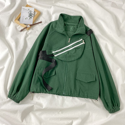 Női kabát cipzárral és zsebekkel - széles modell