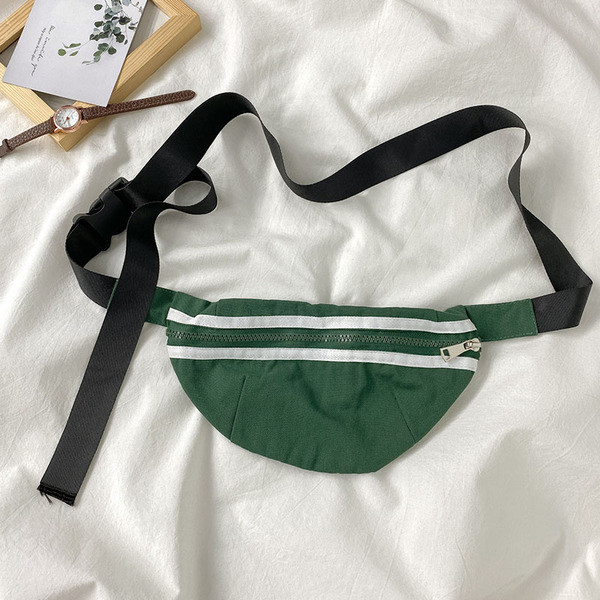 Női kabát cipzárral és zsebekkel - széles modell