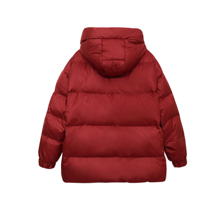 Női téli kabát széles modell kapucnival és gombokkal