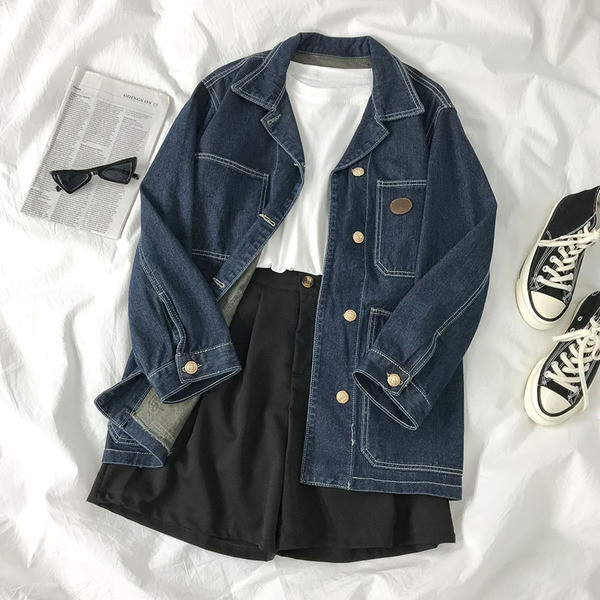 Naiste vabaaja siniste nööpide ja taskutega teksajakk