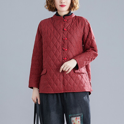 Naiste ruuduline jakk nööpide ja madala kraega