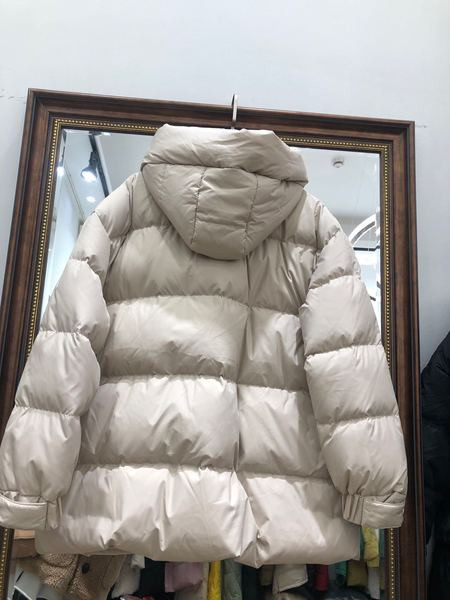 Naiste sügistalvine jope kapuutsiga ja taskutega - lühike mudel