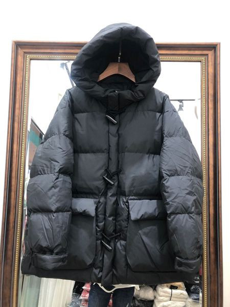 Naiste sügistalvine jope kapuutsiga ja taskutega - lühike mudel