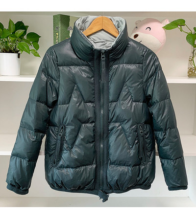 Női téli kabát magas gallérral